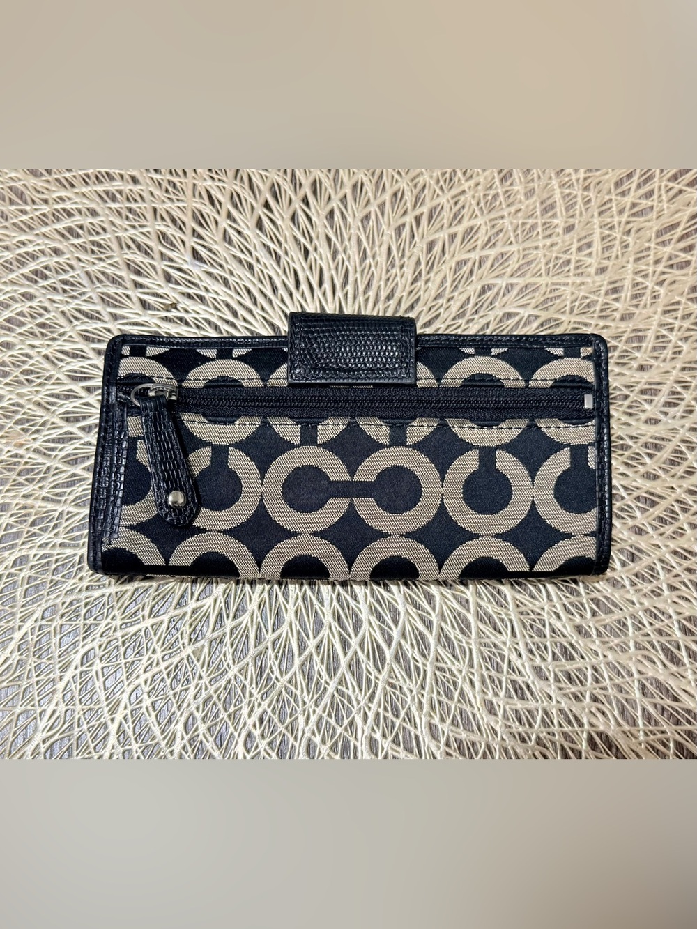 Vintage Coach Women's Black/Gray Signature Logo Snap Wallet Back Zip Pocket - Picture 8 of 10